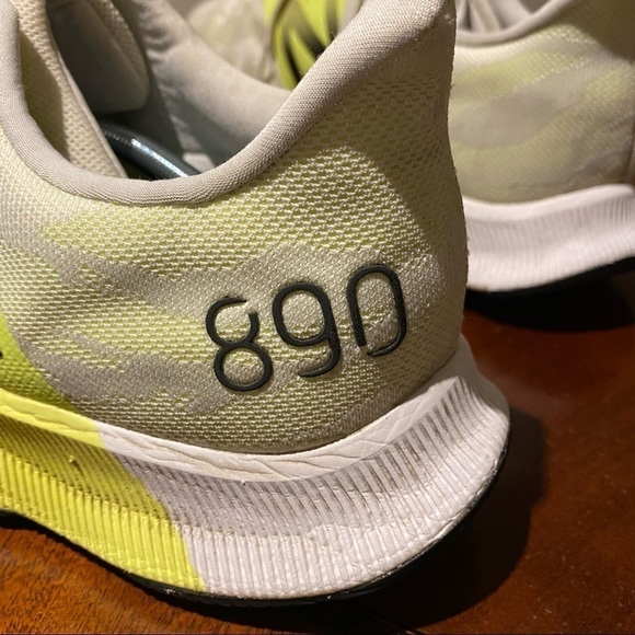 New Balance 890 White Yellow
Black Men Running Shoes
M890WY8 Size 15 EUC main image 5